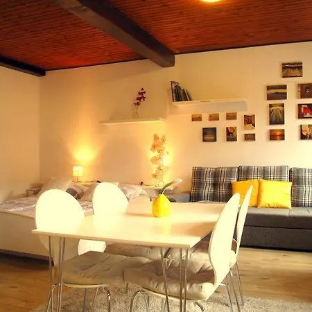 Daire Riverbank Studio *